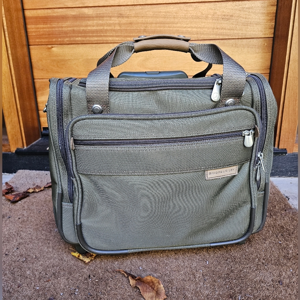 Briggs & Riley 2-wheeled cabin bag